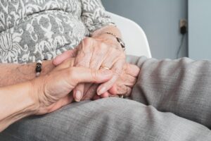 お歳暮を会社の退職時にお礼として贈る際のポイントは？