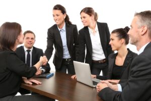 お歳暮を贈る親戚への挨拶に使えるひと言例文は？