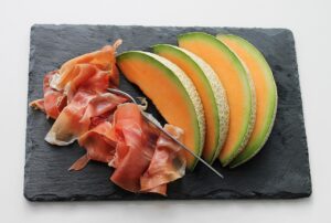 お歳暮に最適なハムの食べ比べは会社向けにどれが人気？
